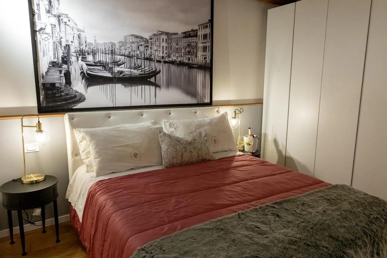 Venice Vibes - Terrace Apartment In Venice 0*,